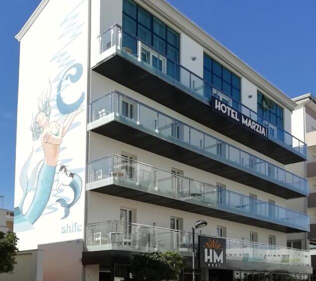 هتل Marzia Holiday Queen