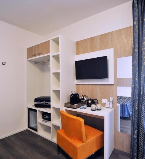 هتل Marzia Holiday Queen