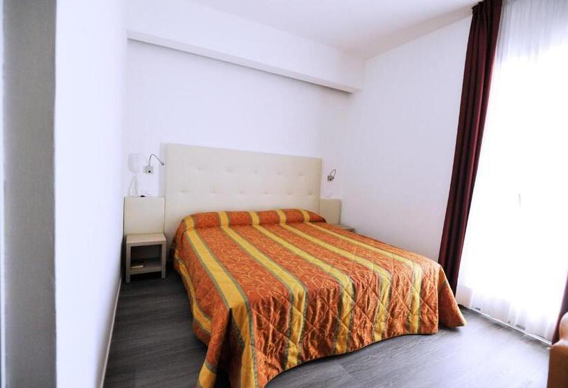 هتل Marzia Holiday Queen