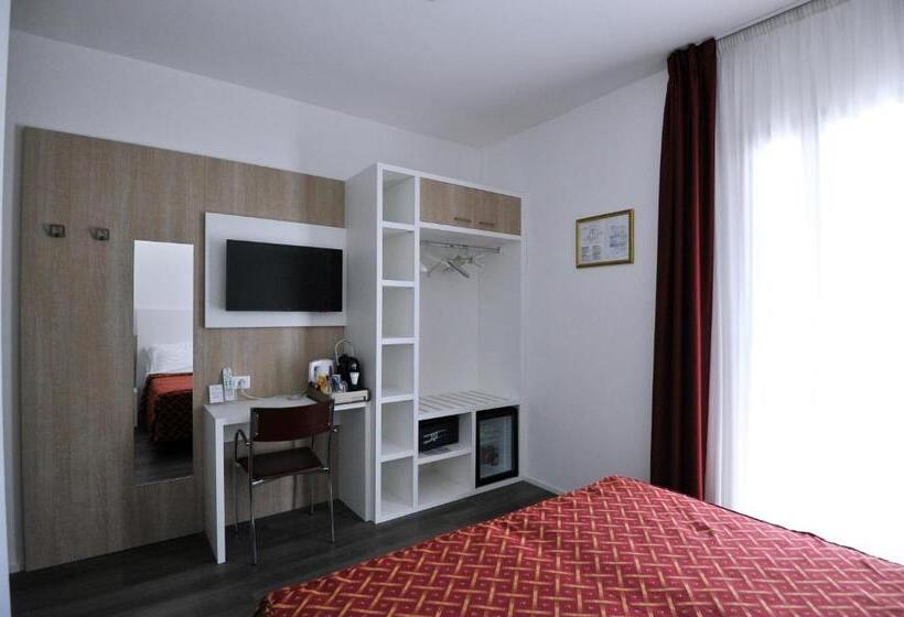 هتل Marzia Holiday Queen