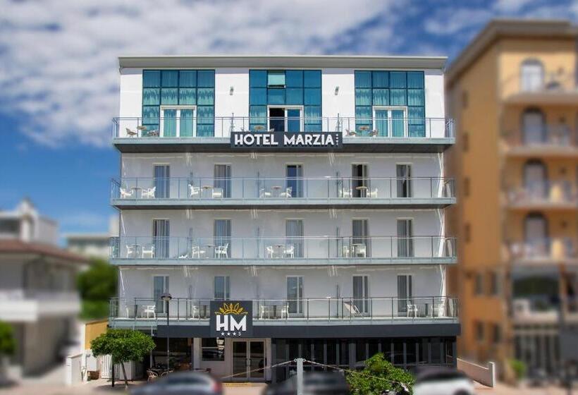 هتل Marzia Holiday Queen