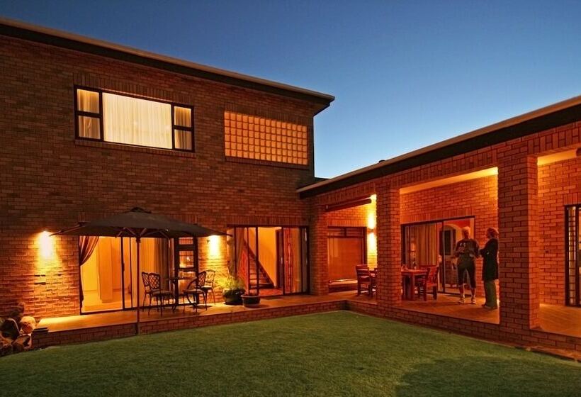 Chala Kigi Self Catering