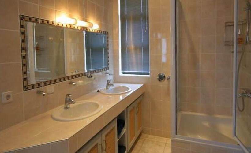 Chala Kigi Self Catering