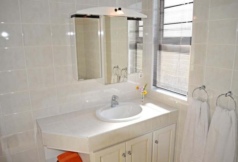 Chala Kigi Self Catering