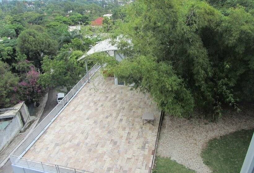 هتل Gala Tower Condo &