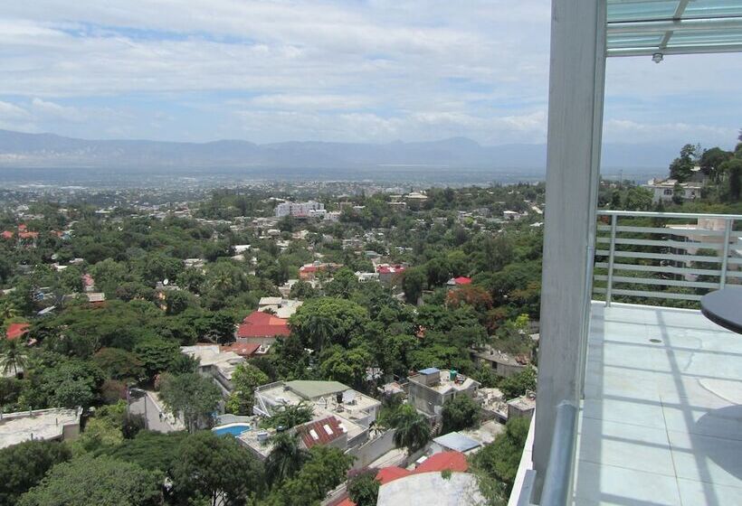 هتل Gala Tower Condo &