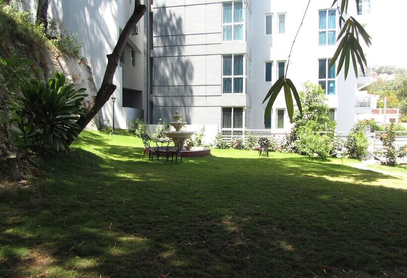 هتل Gala Tower Condo &