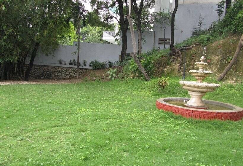 هتل Gala Tower Condo &