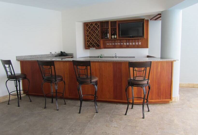 هتل Gala Tower Condo &