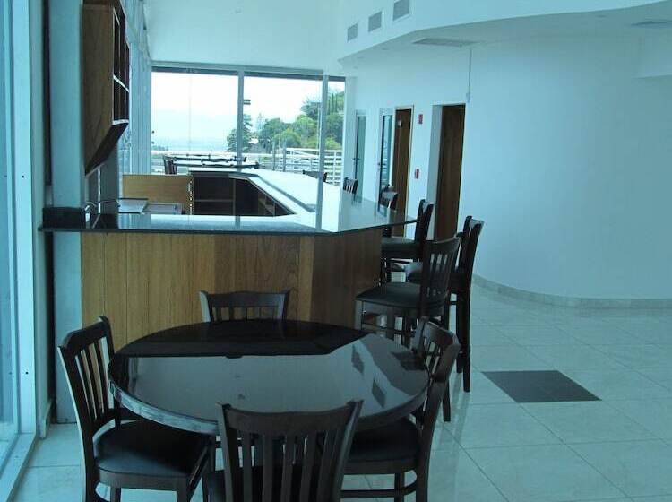 هتل Gala Tower Condo &