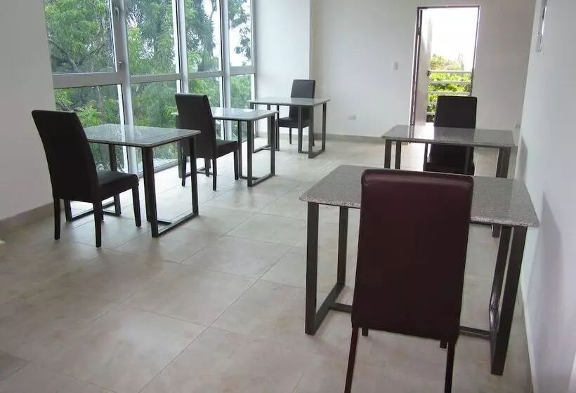 هتل Gala Tower Condo &