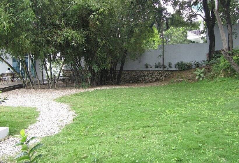 هتل Gala Tower Condo &