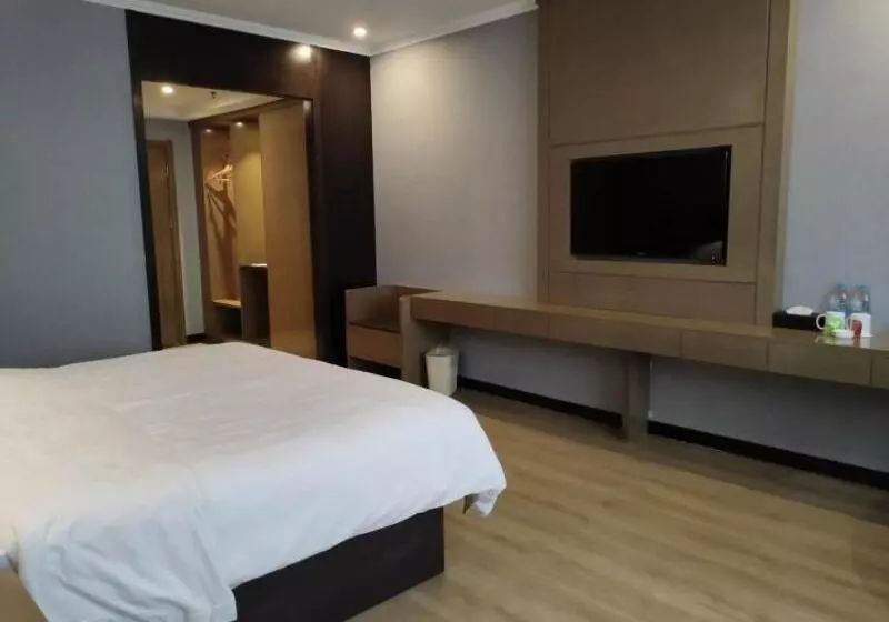Hotelli Greentree Inn Jiangsu Suzhou Changshu Fuchunjiang International Qipeicheng Road Express