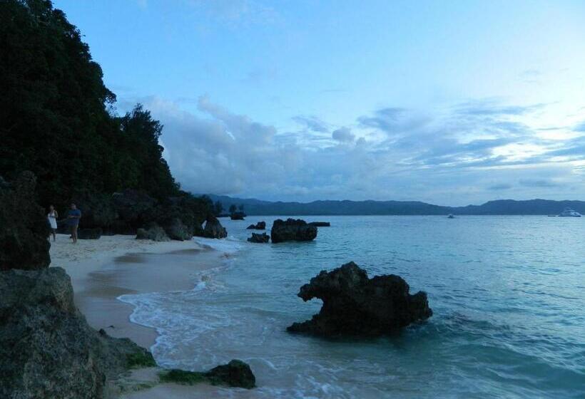 Отель Kaiyana Boracay Beach Resort