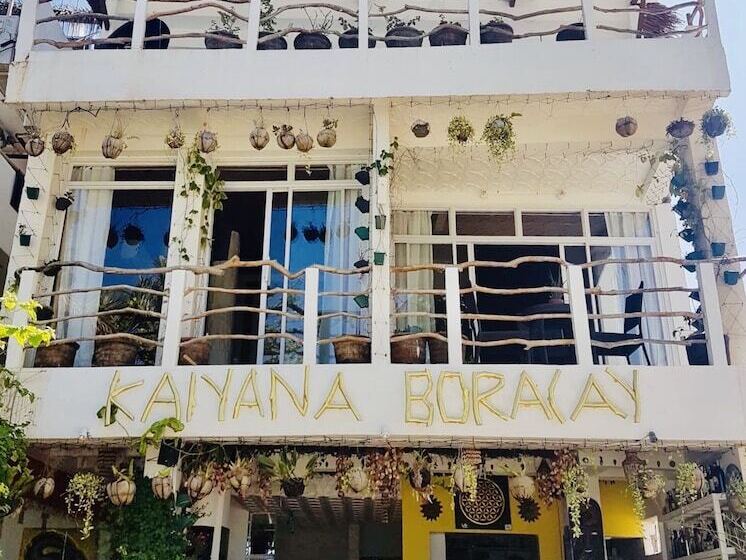Отель Kaiyana Boracay Beach Resort