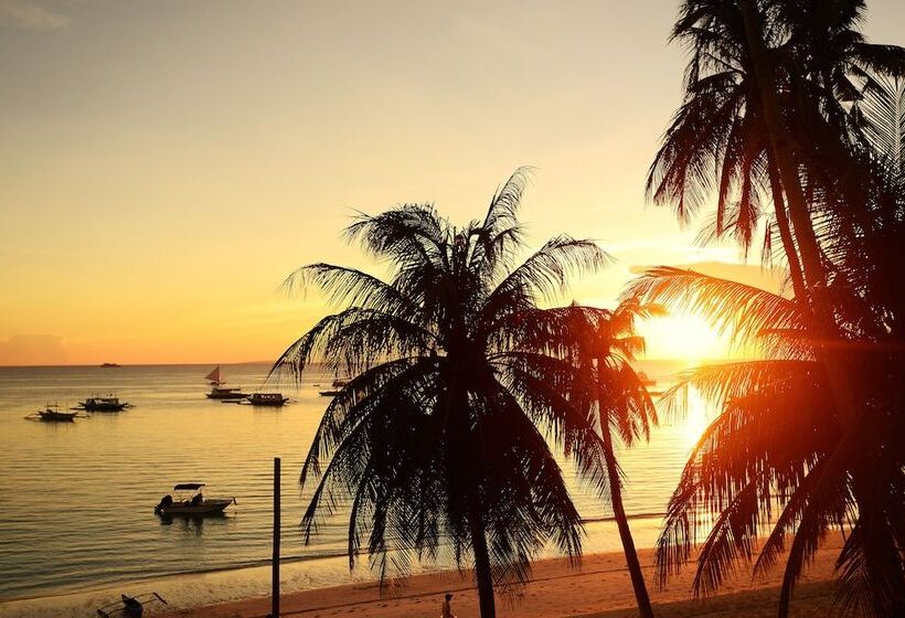 Отель Kaiyana Boracay Beach Resort