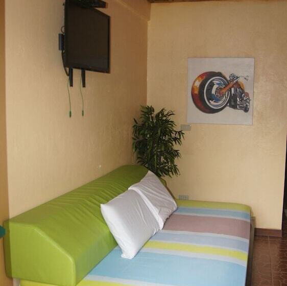 בית מלון כפרי Mb's Garden Inn