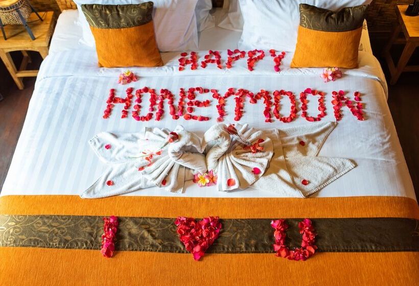 Hotel The Kirana Ungasan