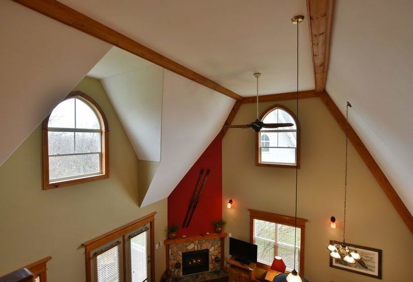 Отель The Lodges At Blue Mountain - Historic Snowbridge Condos