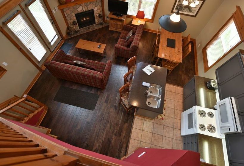 Отель The Lodges At Blue Mountain - Historic Snowbridge Condos