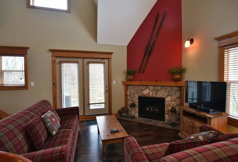 Отель The Lodges At Blue Mountain - Historic Snowbridge Condos