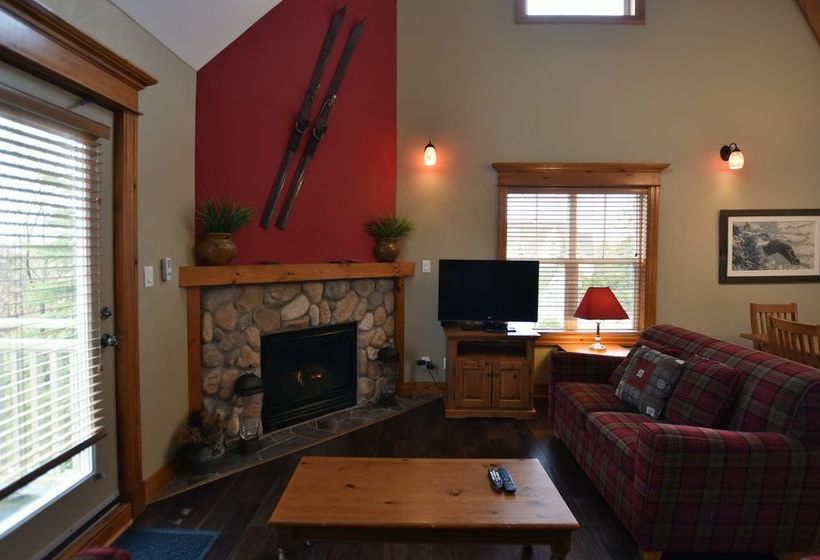 Отель The Lodges At Blue Mountain - Historic Snowbridge Condos