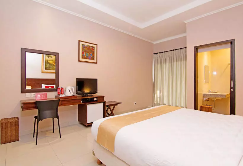 هتل Zen Rooms Raya Sririt Singaraja