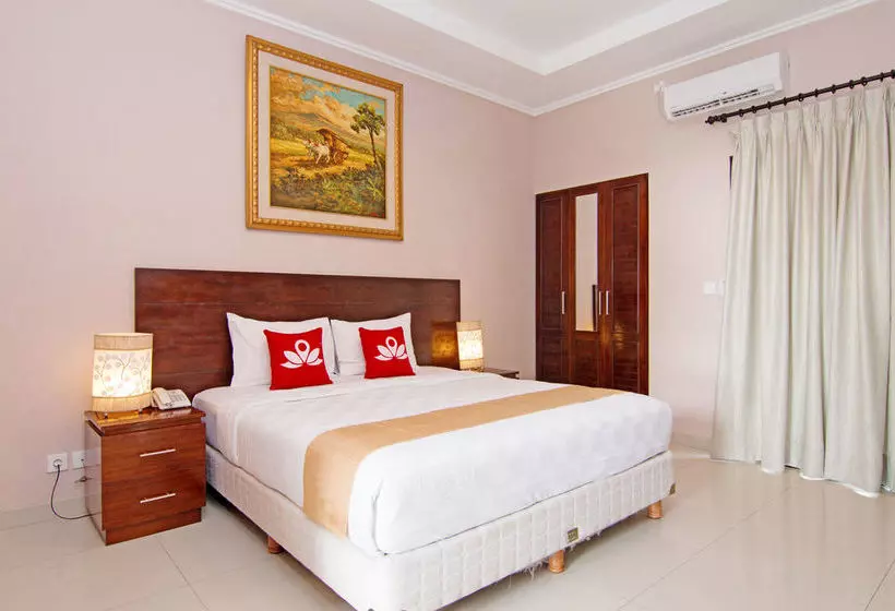 هتل Zen Rooms Raya Sririt Singaraja