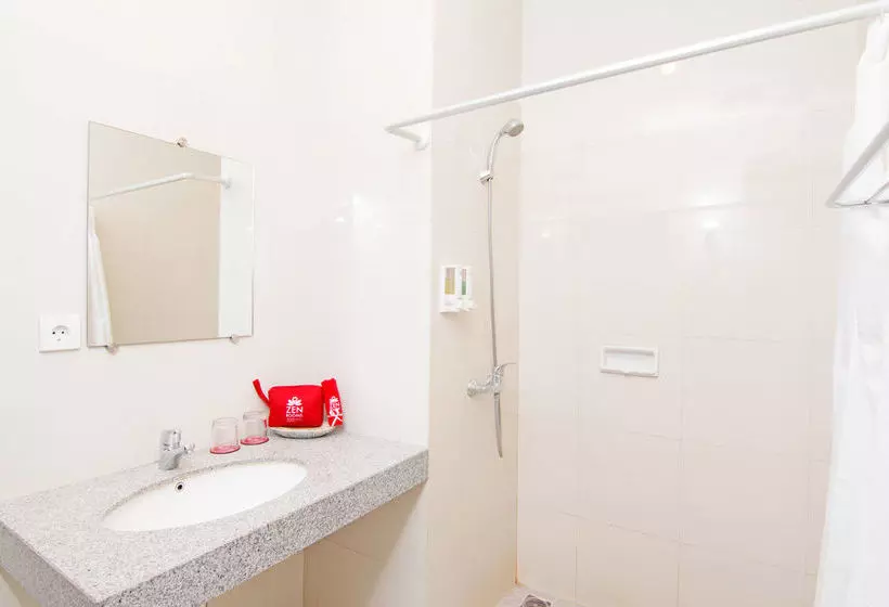 هتل Zen Rooms Raya Sririt Singaraja