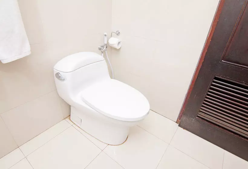 هتل Zen Rooms Raya Sririt Singaraja