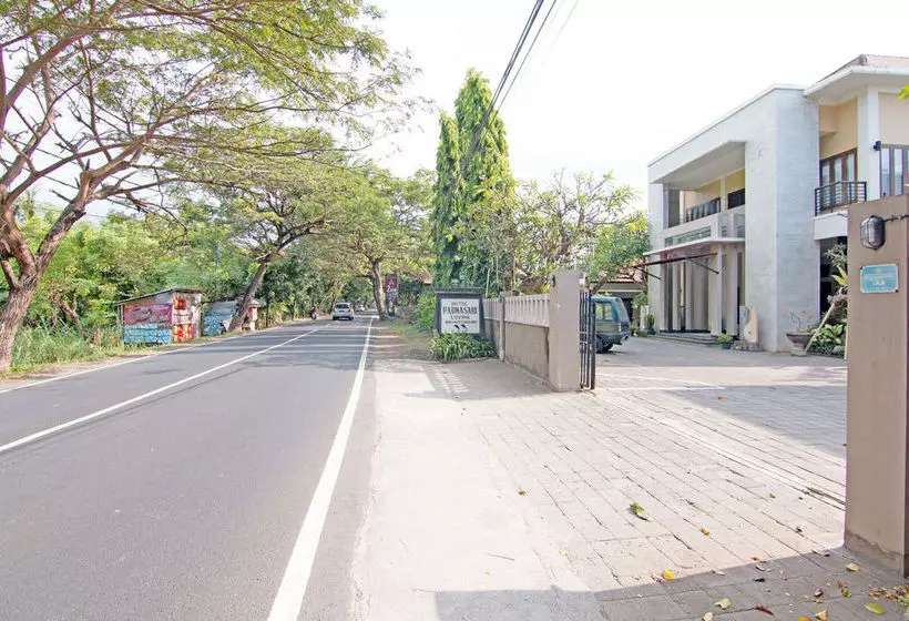 هتل Zen Rooms Raya Sririt Singaraja