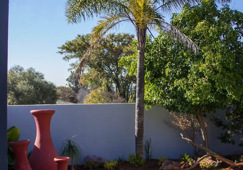 بنسيون Oppi Hoek Guest House