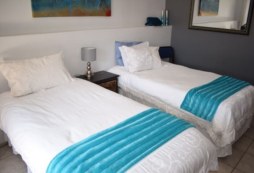 بنسيون Oppi Hoek Guest House