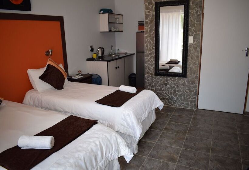 بنسيون Oppi Hoek Guest House