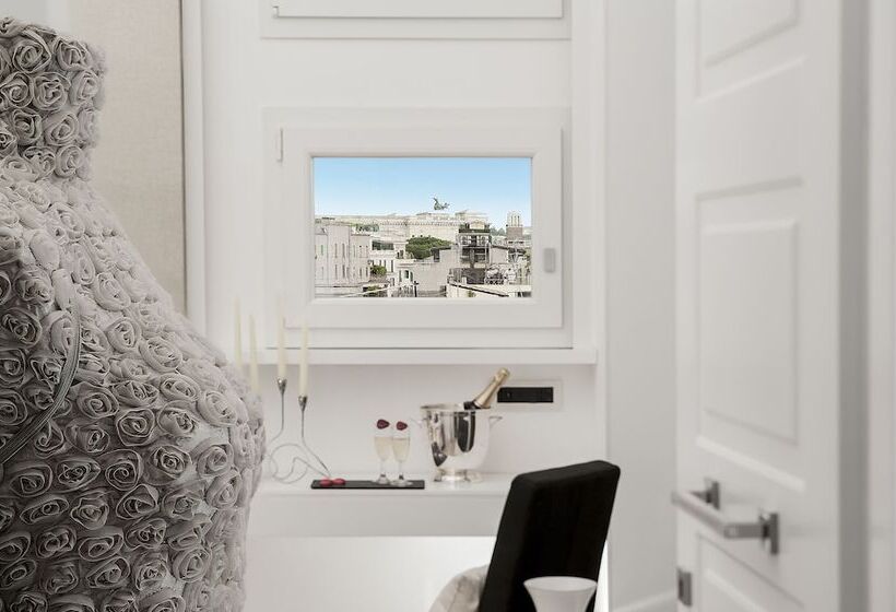 پانسیون Vatican Style