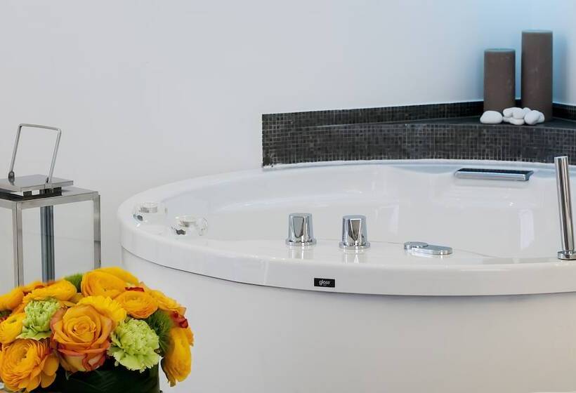 پانسیون Vatican Style