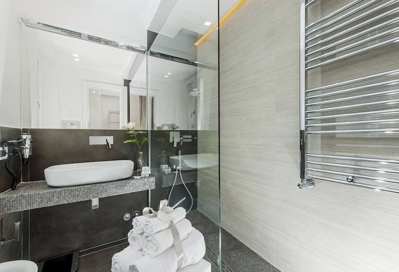 پانسیون Vatican Style