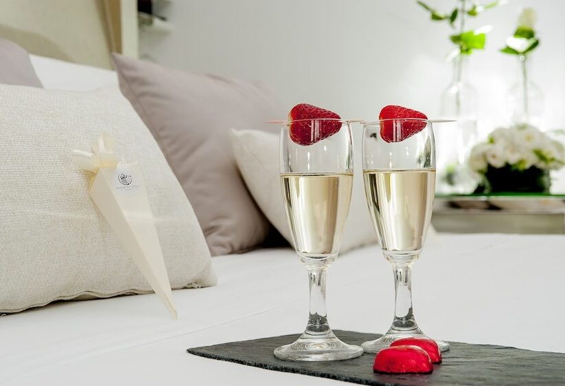 پانسیون Vatican Style