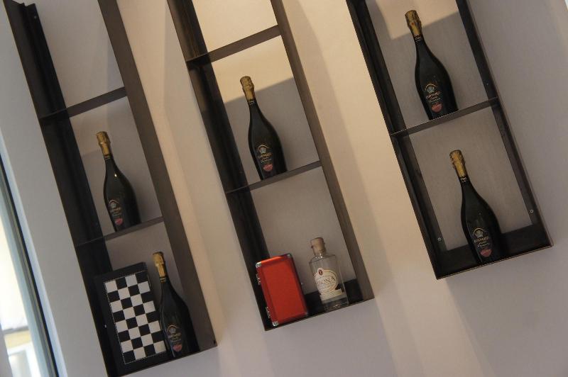 پانسیون Vatican Style