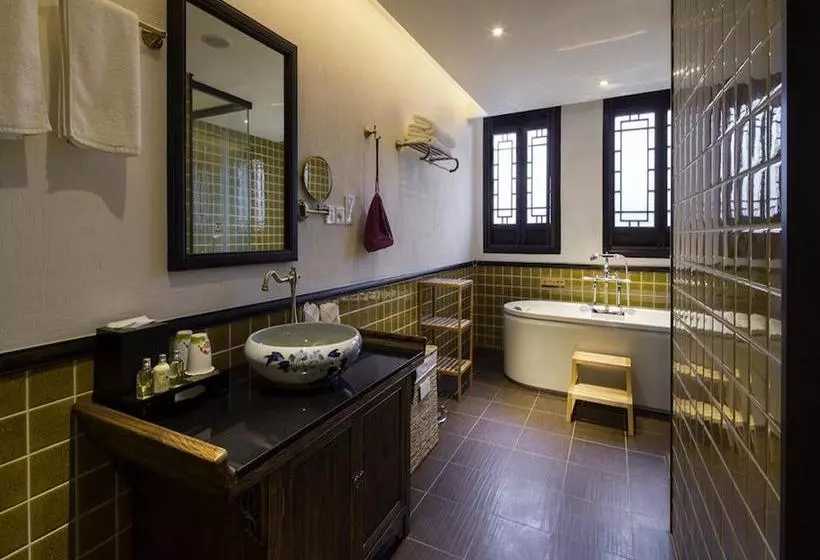 Scholars Hotel Xuntang