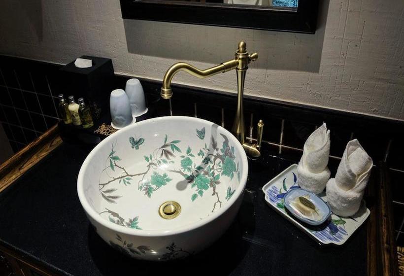 Scholars Hotel Xuntang