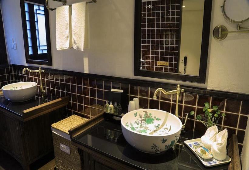 Scholars Hotel Xuntang