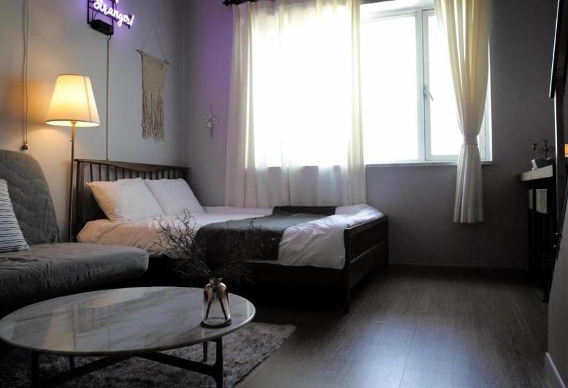 Dongdaemun Modern Studio