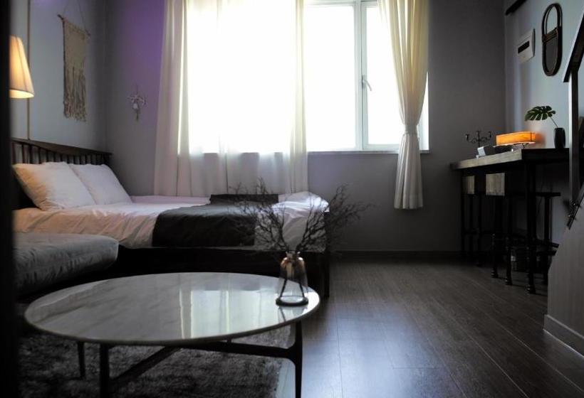 Dongdaemun Modern Studio