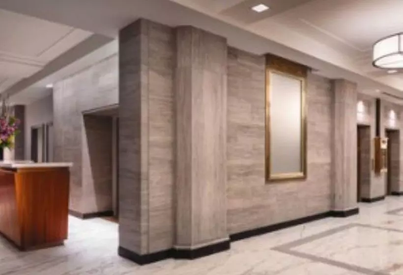 Global Luxury Suites At Bay Village