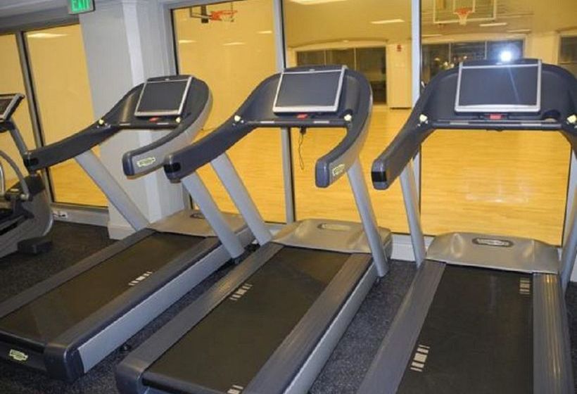 Global Luxury Suites At Bay Village