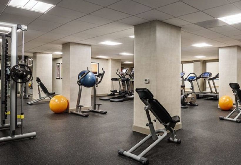 Global Luxury Suites At Bay Village