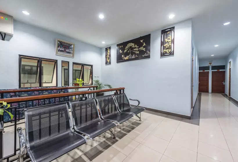 ホテル Airy Singkawang Tengah Salam Diman 129