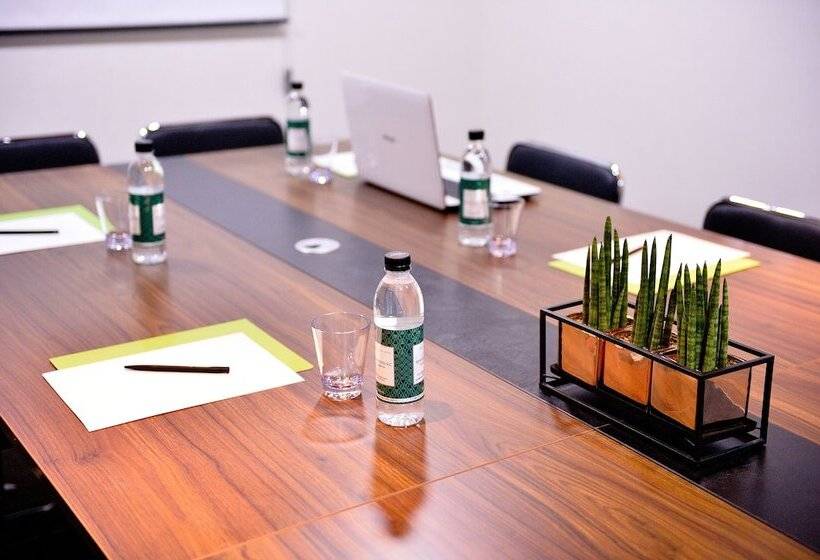 فندق Golden Business