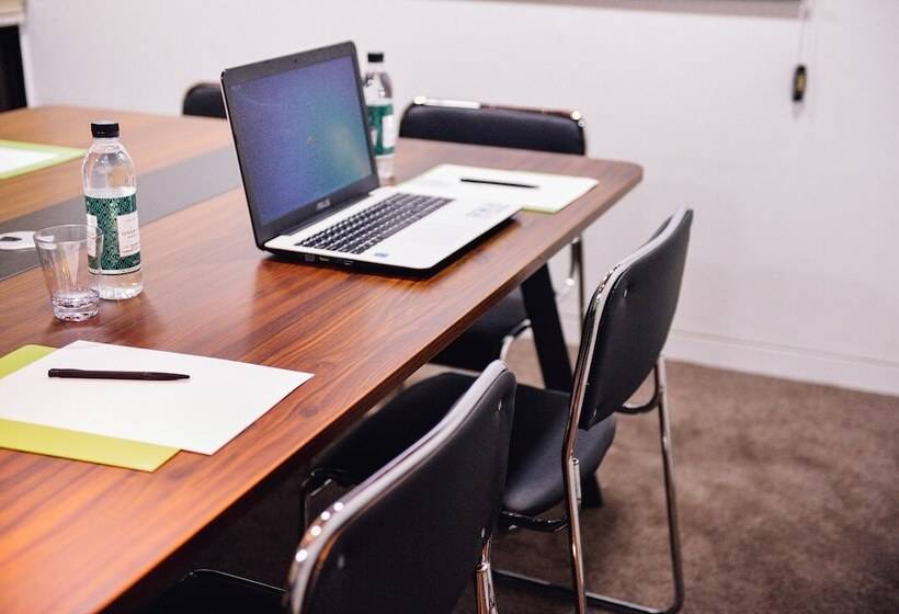 فندق Golden Business